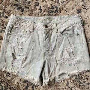American Eagle Tom Girl Distressed Jean Shorts, Sz. 8 Lightest wash